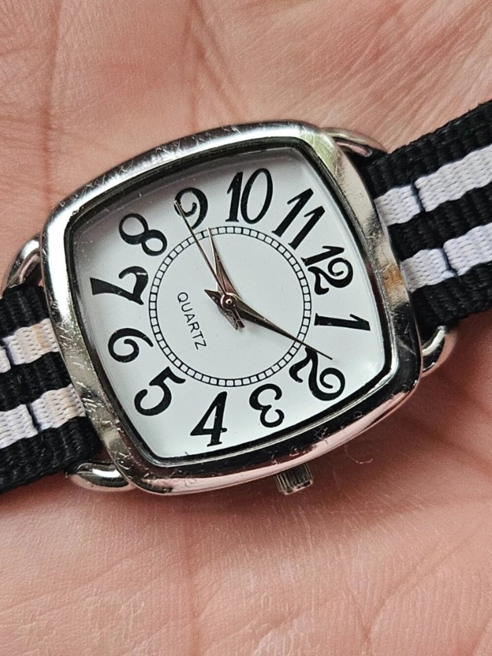 Women Wristwatch Black/White Canvas Strap Analog Quartz Wrist Watch Unbranded